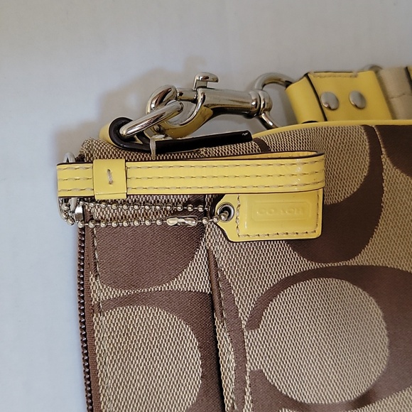 Coach signature C and patent small letter carries crossbody handbag - Picture 2 of 15